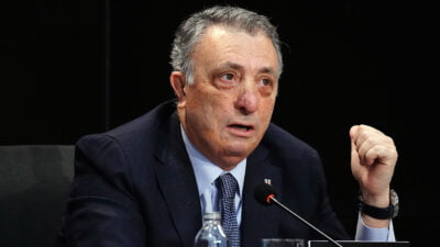 Beşiktaş Kulübü Başkanı Ahmet Nur Çebi, olağanüstü seçimli genel kurulda