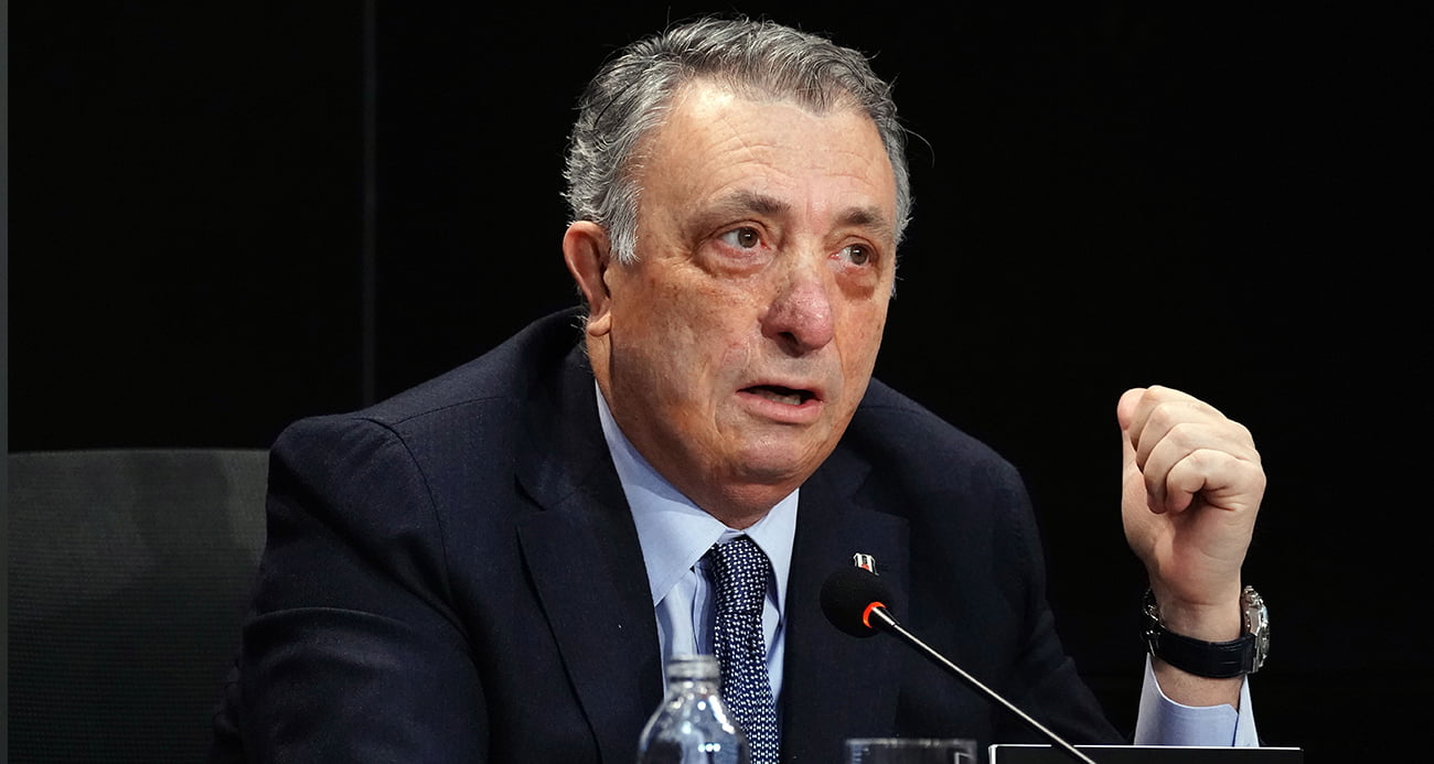 Beşiktaş Kulübü Başkanı Ahmet Nur Çebi, olağanüstü seçimli genel kurulda