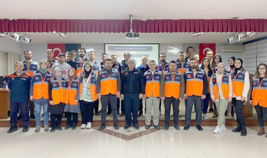 Afyonkarahisar İl Afet ve Acil Durum Yönetimi (AFAD) gönüllüsü olan