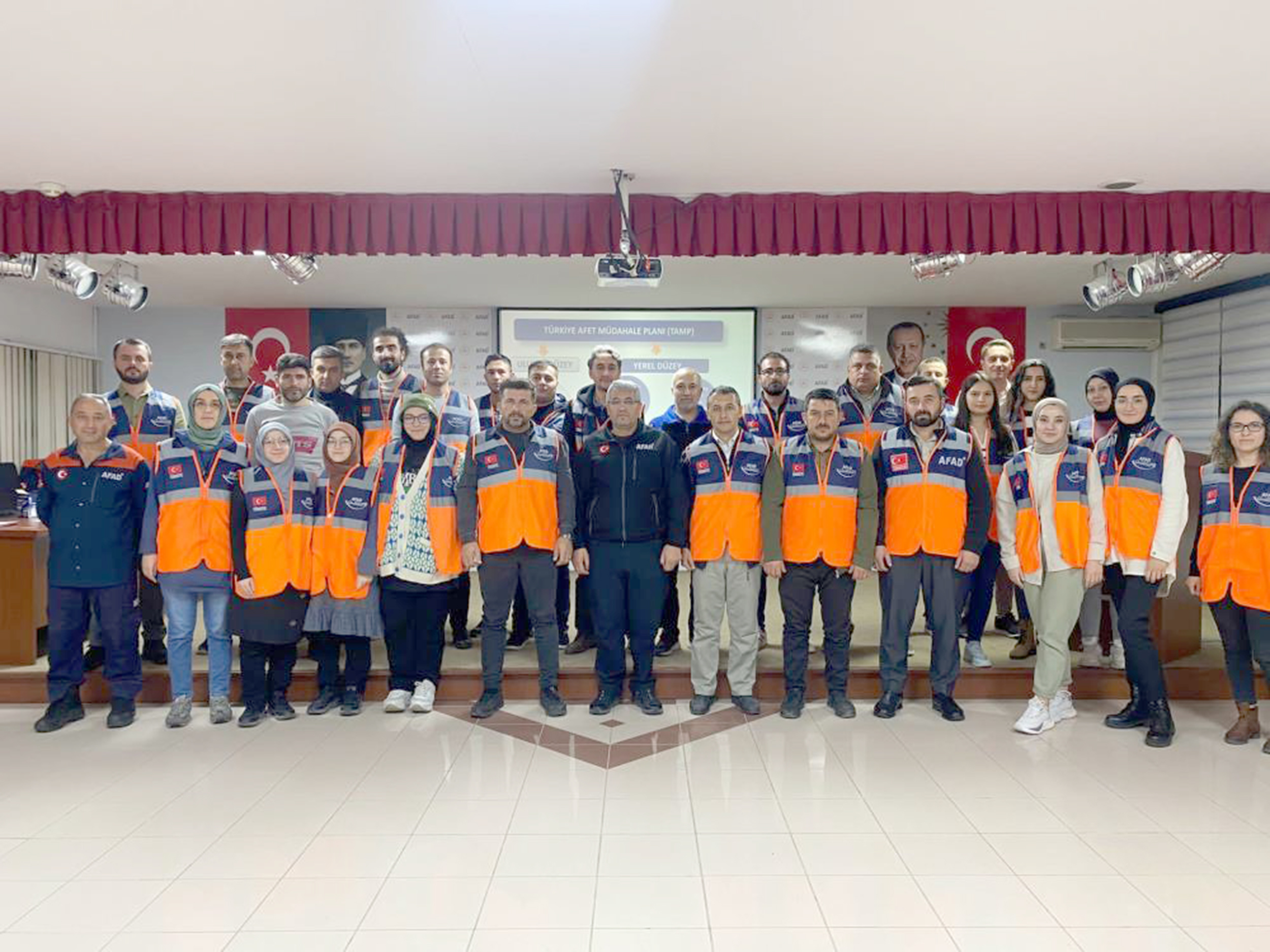Afyonkarahisar İl Afet ve Acil Durum Yönetimi (AFAD) gönüllüsü olan