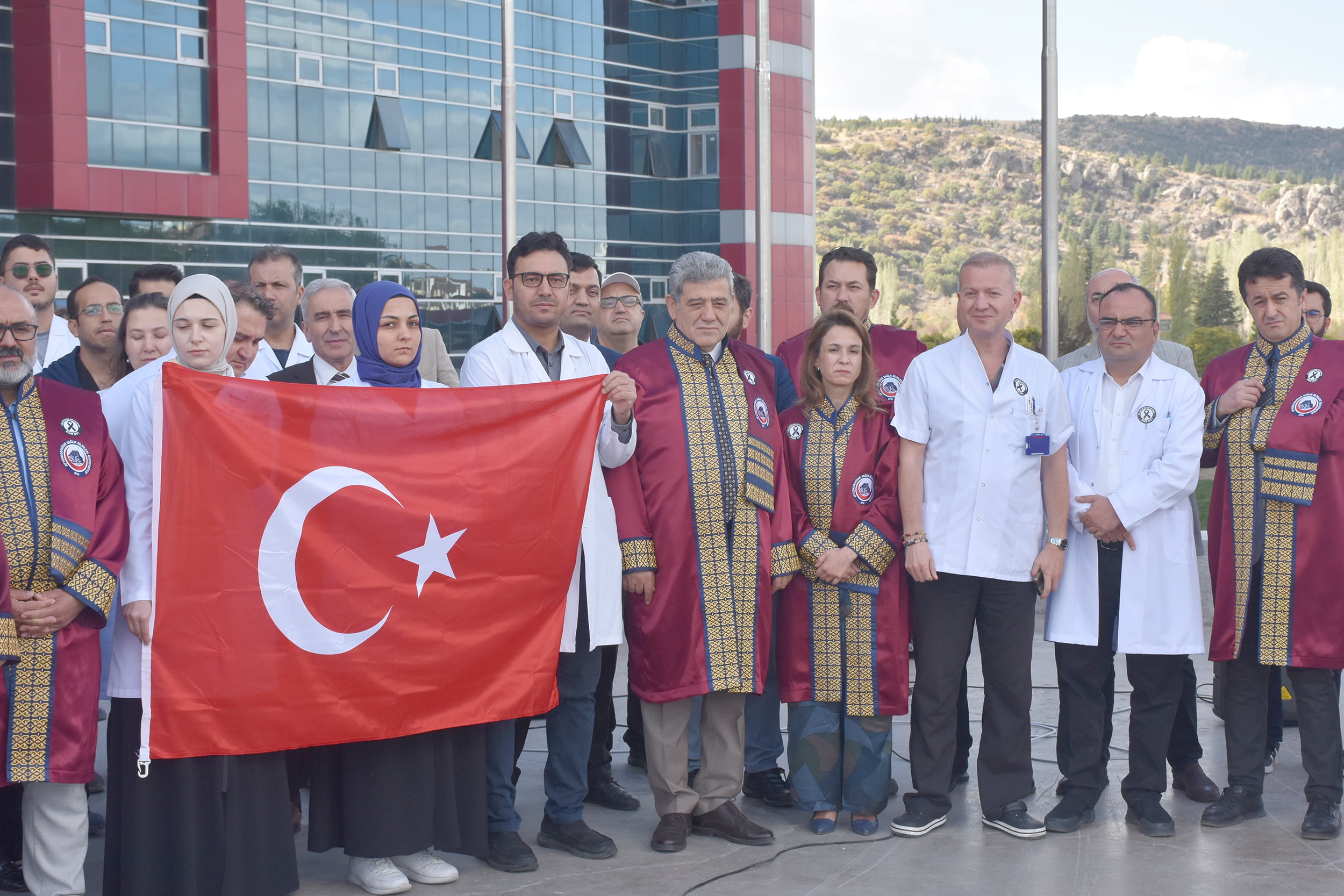 Afyonkarahisar’da bir grup üniversite öğrencisi, İsrail’in Gazze’ye yönelik saldırılarına tepki
