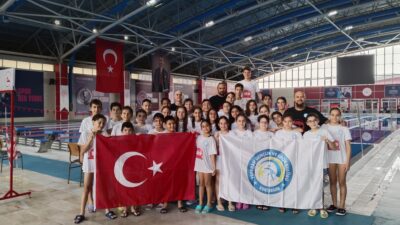Tepebaşı Gençlik ve Spor Kulübü yüzücüsü 21 sporcu, Türkiye Yüzme