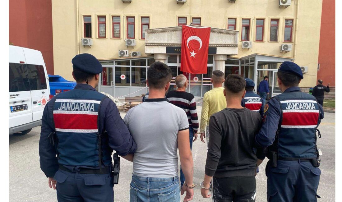 Afyonkarahisar’da bıçakladıkları şahsı sopalarla darp eden 4 şahıs jandarma tarafından
