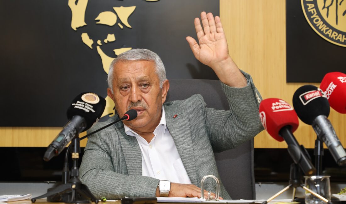 Afyonkarahisar Belediye Başkanı Mehmet Zeybek, içme suyuna yapılan yüzde 15
