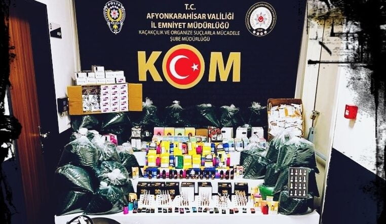 Afyonkarahisar’da güvenlik güçleri tarafından gerçekleştirilen baskınlarda işyeri, ev ve 2