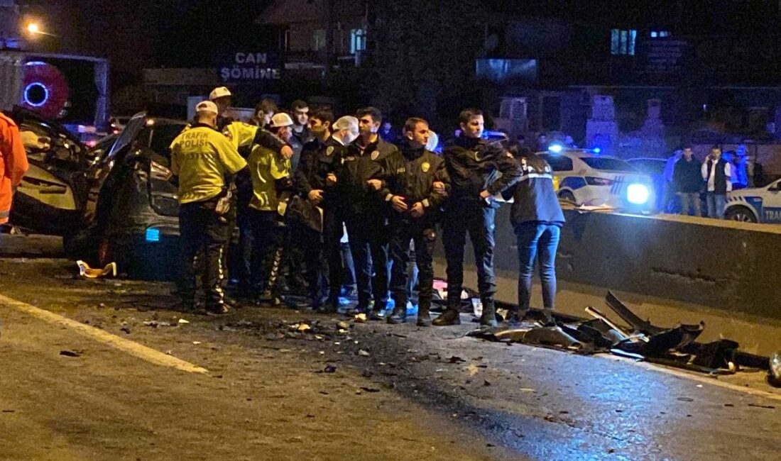 Kocaeli D130 Karayolunda ters yola giren otomobilin, başka bir otomobille