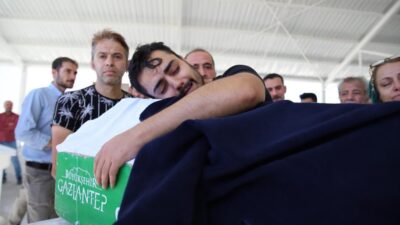 Gaziantep’te darp edilerek öldürülmesi sonrası, cansız bedeni mağazadaki derin dondurucuda