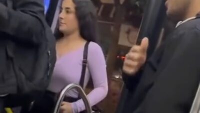 Bursa’da belediye otobüsüne binen üniversite öğrencilerine ‘içinden geldiğini söyleyerek’ ücretsiz