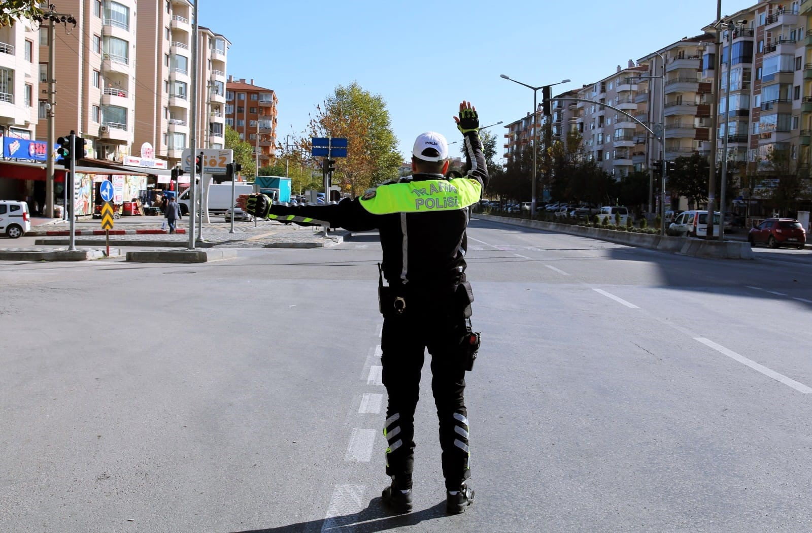 Afyonkarahisar’da güvenlik güçleri tarafından yapılan trafik denetiminde 2 bin 597