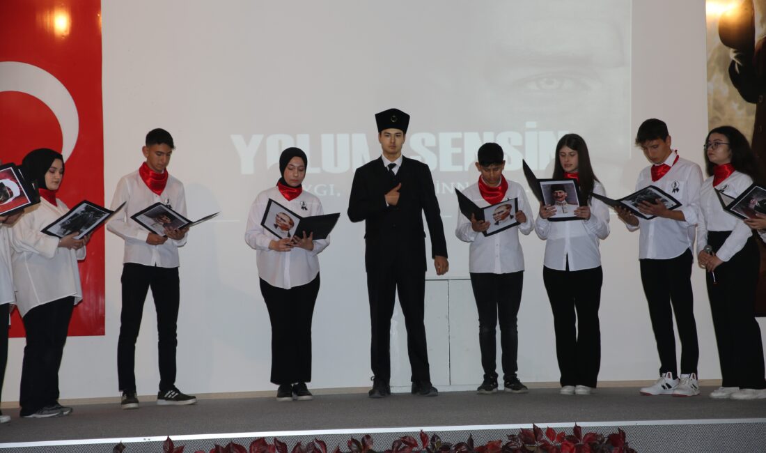 Öğrencilerinden duygulandıran program 10 Kasım Atatürk’ü anma etkinlikleri Türkiye genelinde olduğu gibi İhsaniye