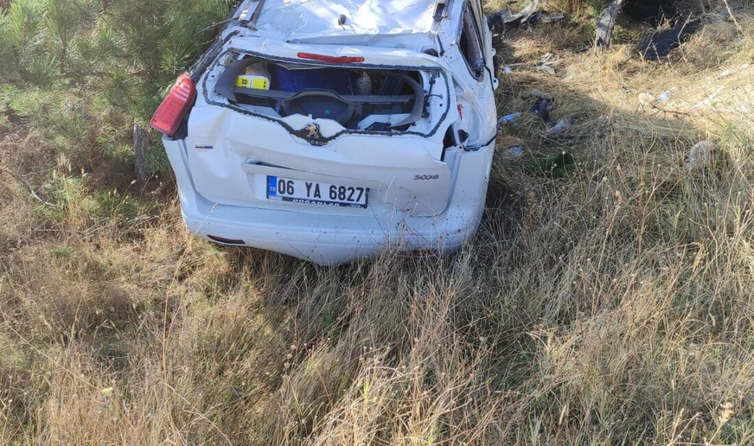Afyon’da trafik kazası: 6 yaralı Afyonkarahisar’ın İscehisar ilçesinde iki otomobilin çarpıştığı trafik kazasında araçlarda bulunan