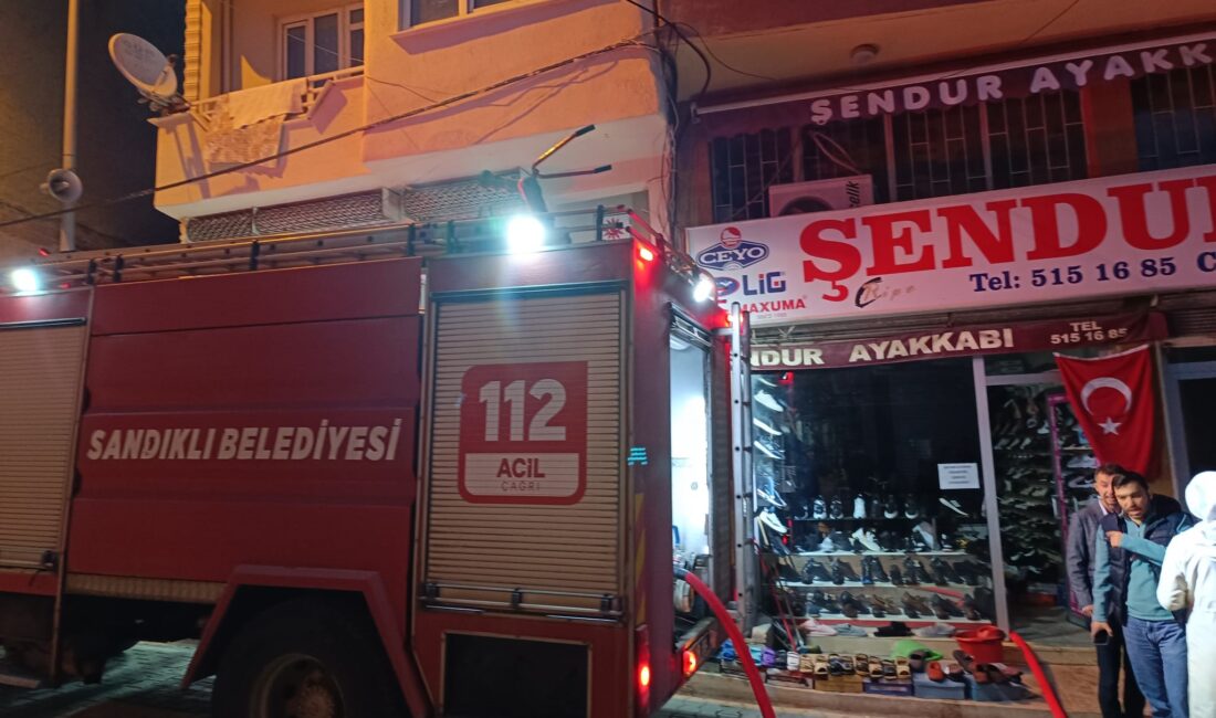Ayakkabı dükkanında yangın! Afyonkarahisar’da ayakkabı dükkanında çıkan yangından büyük çapta maddi hasar meydana