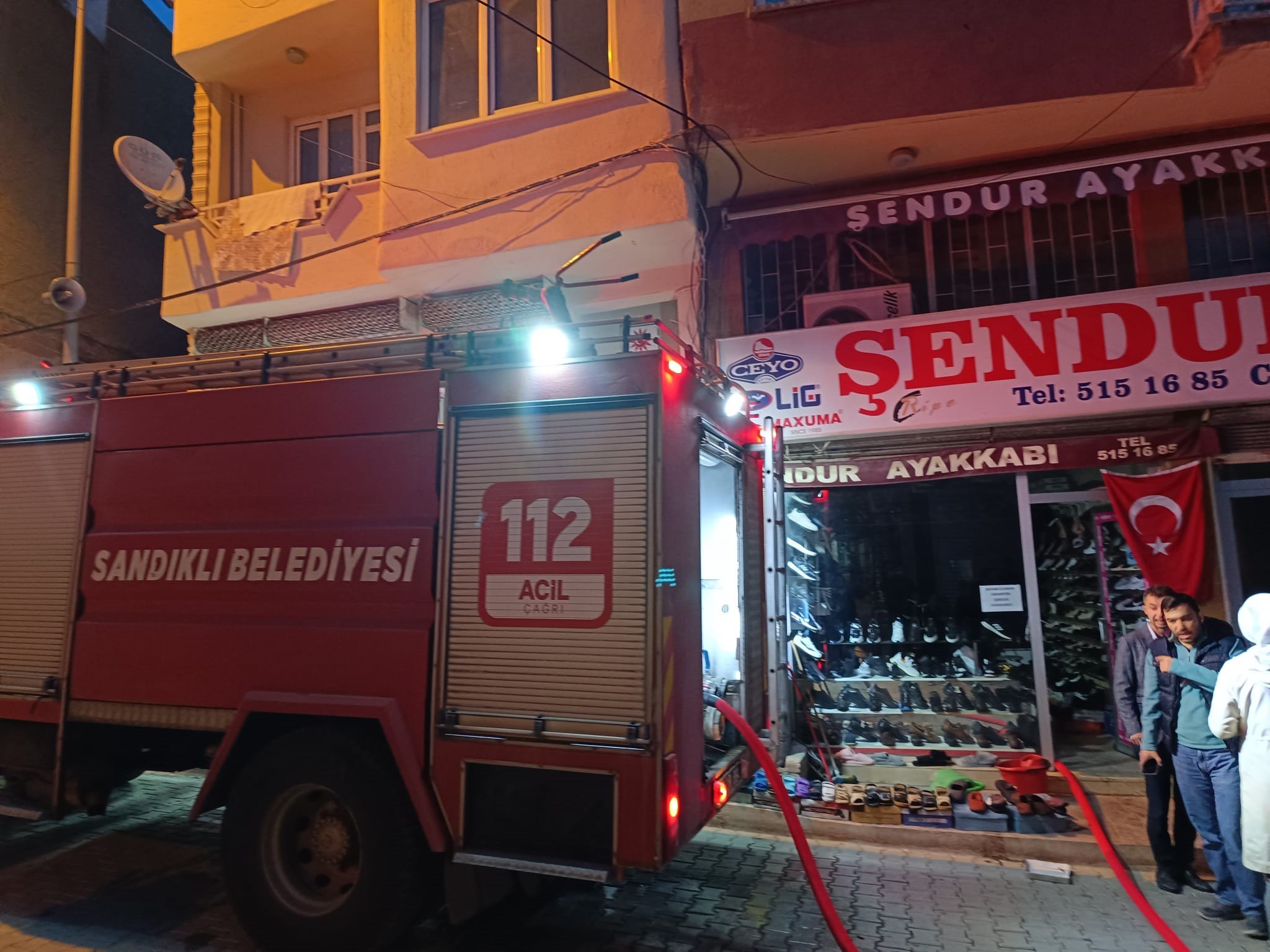 Afyonkarahisar’da ayakkabı dükkanında çıkan yangından büyük çapta maddi hasar meydana