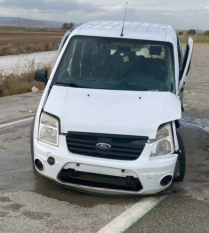Afyonkarahisar’da iki aracın çarpıştığı kazada biri çocuk 4 kişi yaralandı.