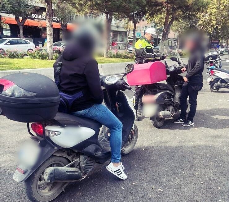 Bin 900 sürücü denetlendi Afyonkarahisar’da güvenlik güçleri tarafından yapılan trafik denetiminde bin 900 sürücü