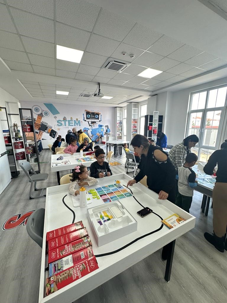 Afyonkarahisar İl Milli Eğitim Müdürlüğü tarafından ara tatil döneminde anne-çocuk