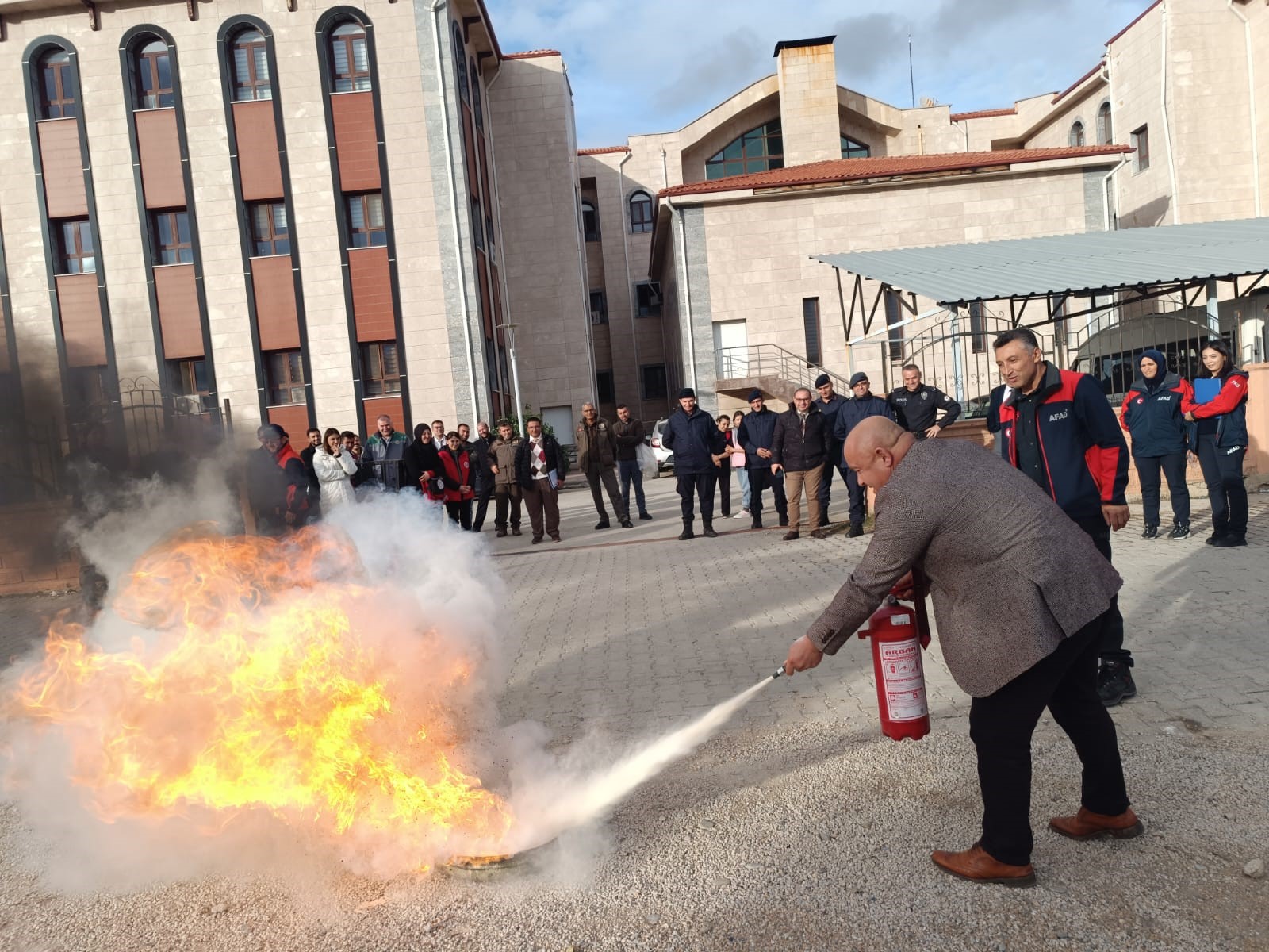 Afyonkarahisar İl Afet ve Acil Durum Müdürlüğü tarafından Sinanpaşa ilçesinde