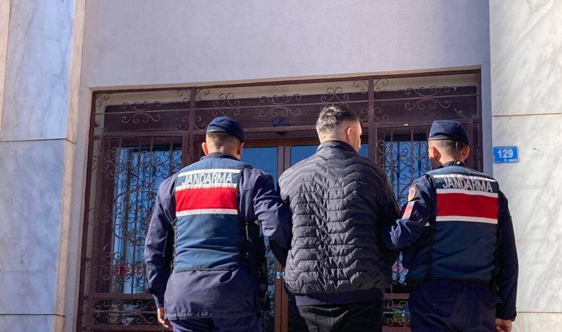 Aranan şahsı jandarma yakaladı Afyonkarahisar’da kasten adam öldürme suçundan 10 yıl hapis cezası ile