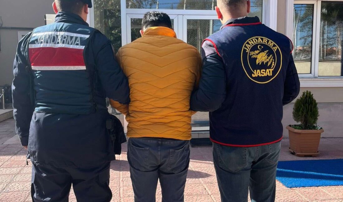 Afyonkarahisar’da 13 yıl 4 ay hapis cezası ile aranan şahıs