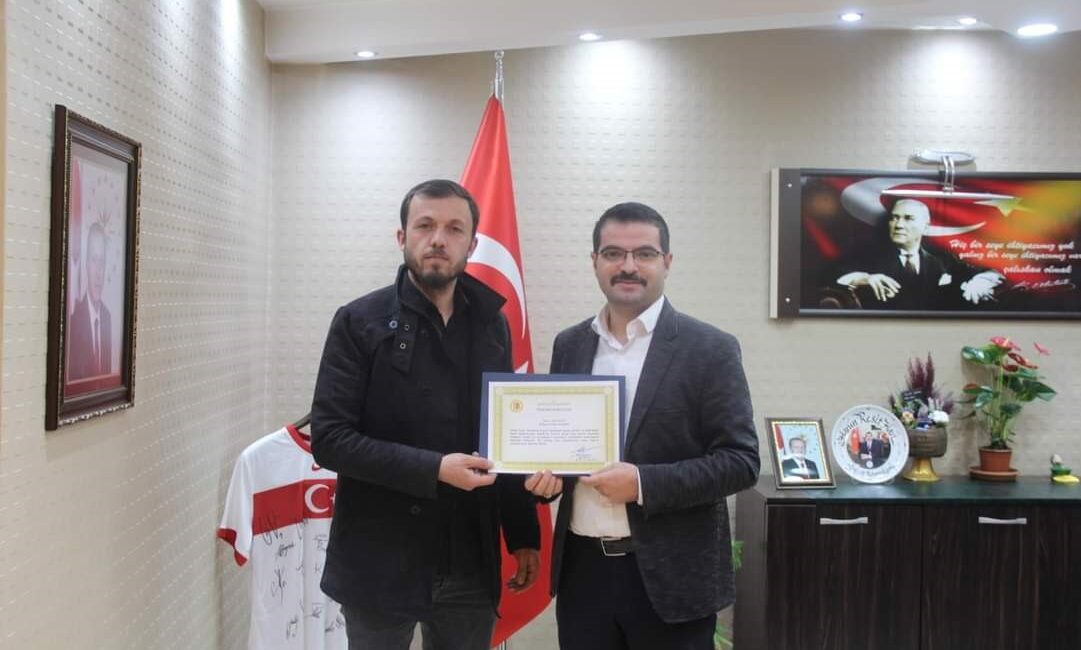 Afyonkarahisar’ın Şuhut ilçesinde köylerdeki ilkokullarda eğitim gören öğrencilerin ücretsiz saç
