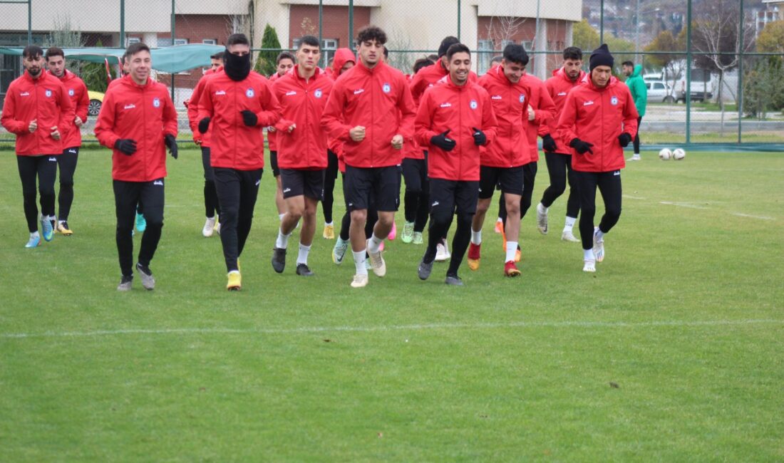 Afyonspor, ligin 16. haftasında deplasmanda oynayacağı Ankara Demirspor maçının hazırlıklarını