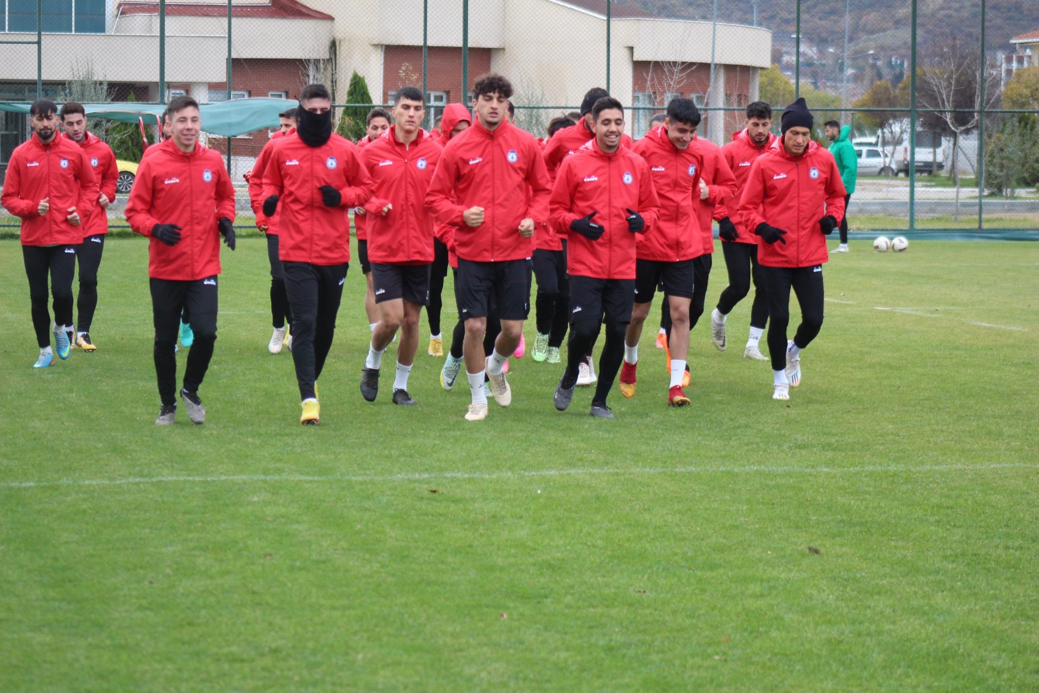 Afyonspor, ligin 16. haftasında deplasmanda oynayacağı Ankara Demirspor maçının hazırlıklarını