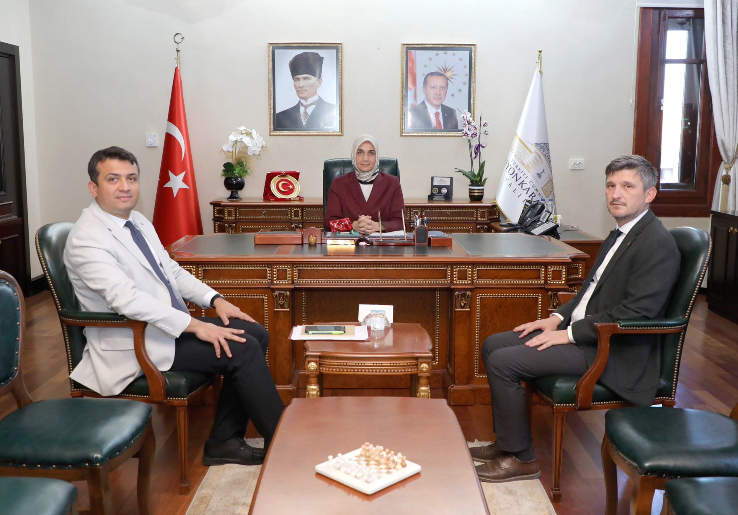 Vali Doç. Dr. Kübra Güran Yiğitbaşı, Vali Yardımcısı Mehmet Keklik