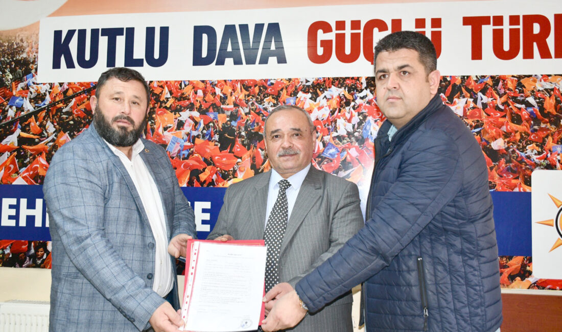 İscehisar Belediye Başkanı Ahmet Şahin, yerel seçimler öncesi AK Parti’den