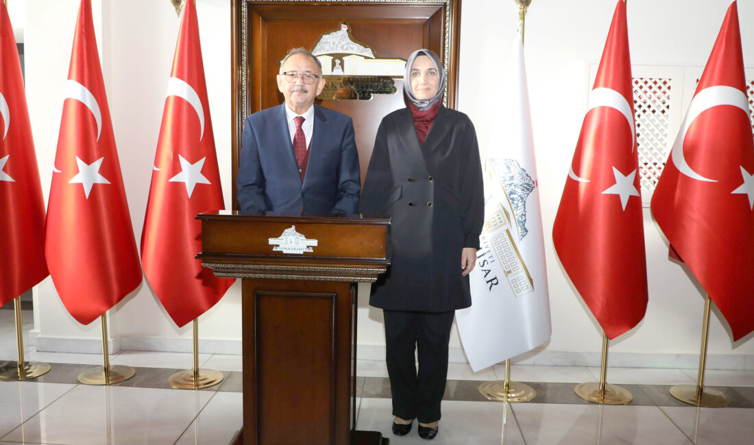 Bir dizi ziyaret ve programa katılmak üzere Afyonkarahisar’a gelen Çevre,