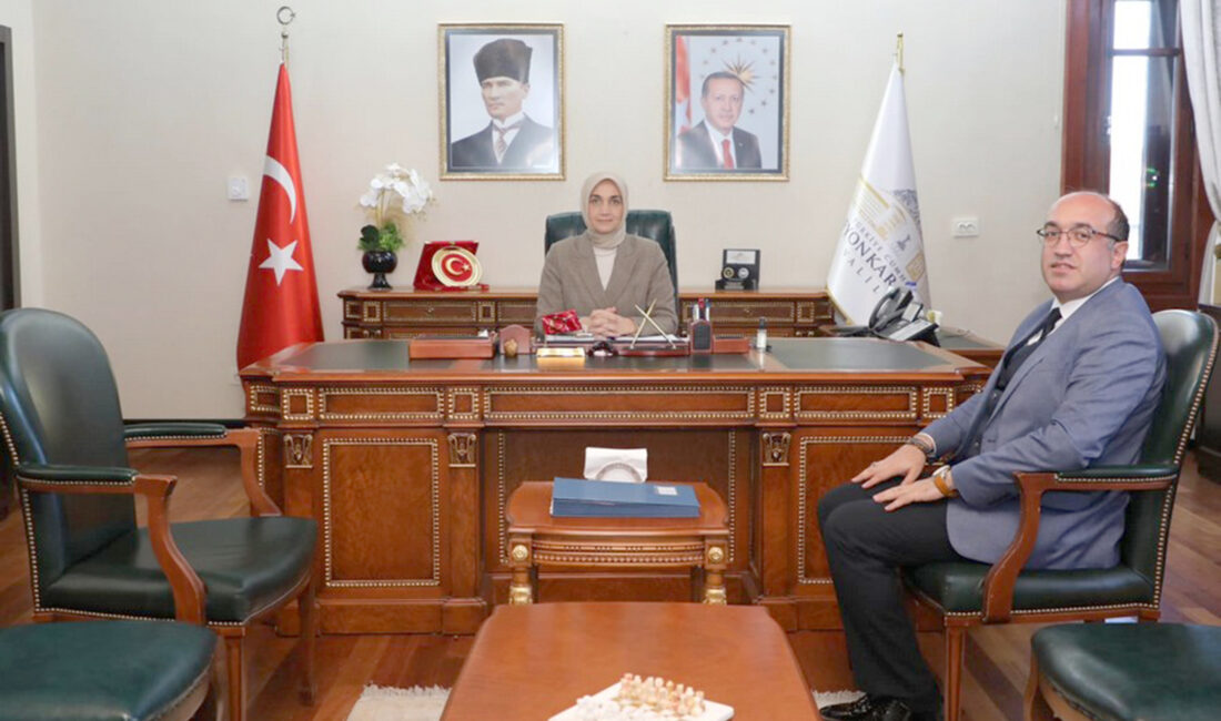 Sandıklı Belediye Başkanı Mustafa Çöl, Vali Kübra Güran Yiğitbaşı’nın ziyaret