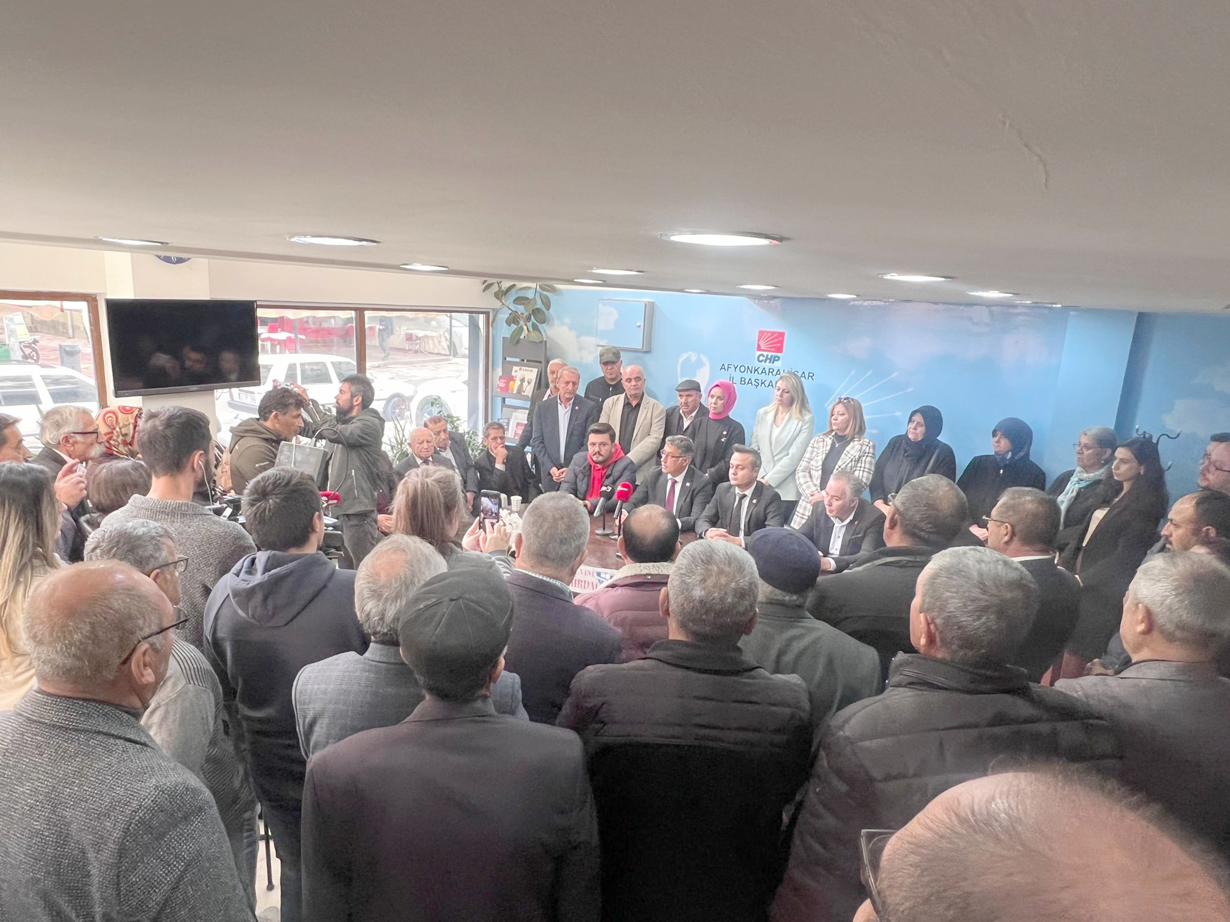 CHP İl Başkanlığı’nda düzenlenen basın toplantısında konuşan CHP PM Üyesi