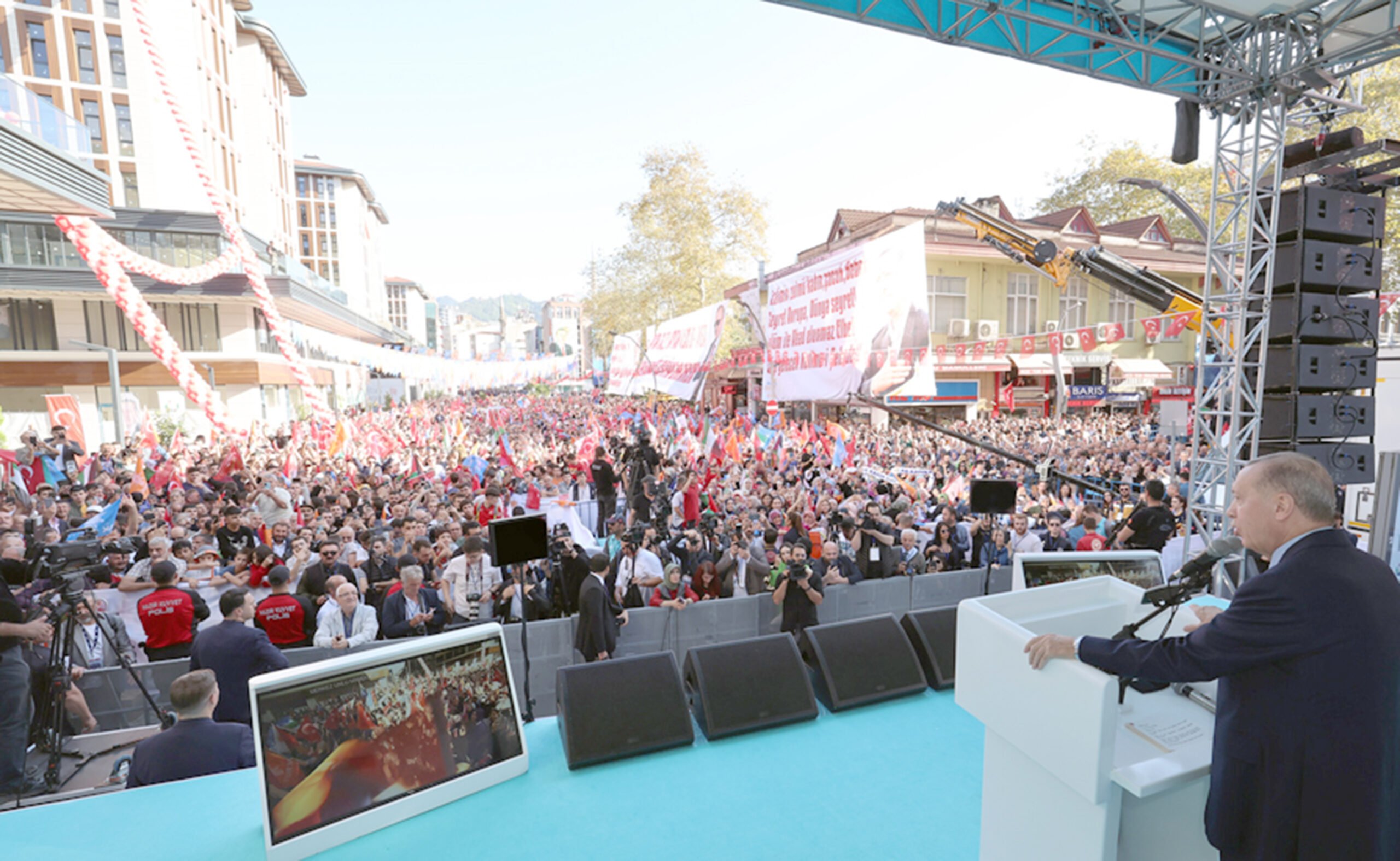 Cumhurbaşkanı Recep Tayyip Erdoğan, Rize’de toplu açılış töreninde yaptığı konuşmada,