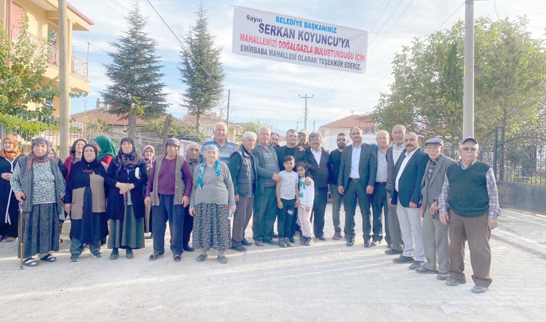 Emirdağ Belediye Başkanı Serkan Koyuncu, vatandaşların taleplerini dinleyerek talepler doğrultusunda