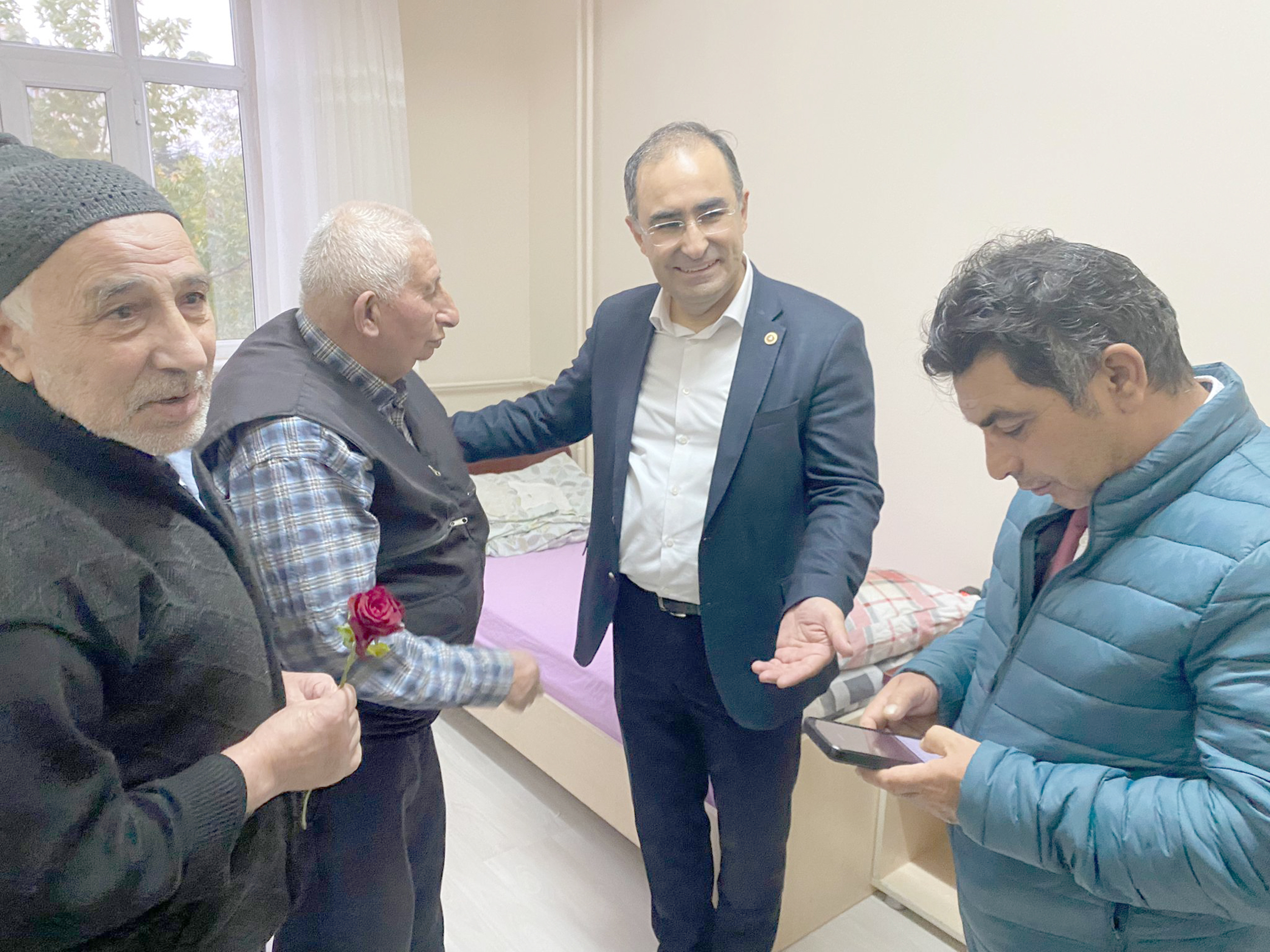  Afyonkarahisar’ın ilçeleri ve beldelerinde temaslarda bulunan AK Parti Afyonkarahisar