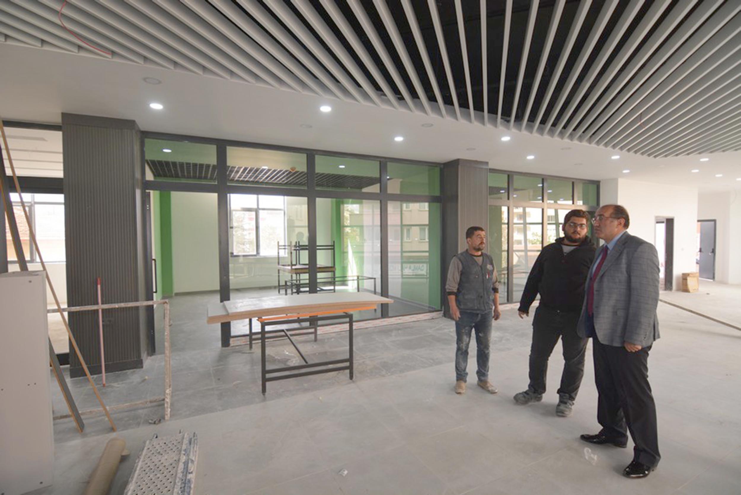 Sandıklı ilçesinde hizmete açılmak için gün sayan Kültür Merkezi’nde incelemelerde