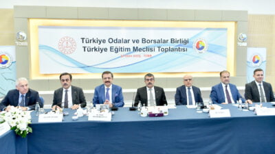   TOBB Türkiye Eğitim Meclisi Toplantısında konuşan TOBB Başkanı M.Rifat