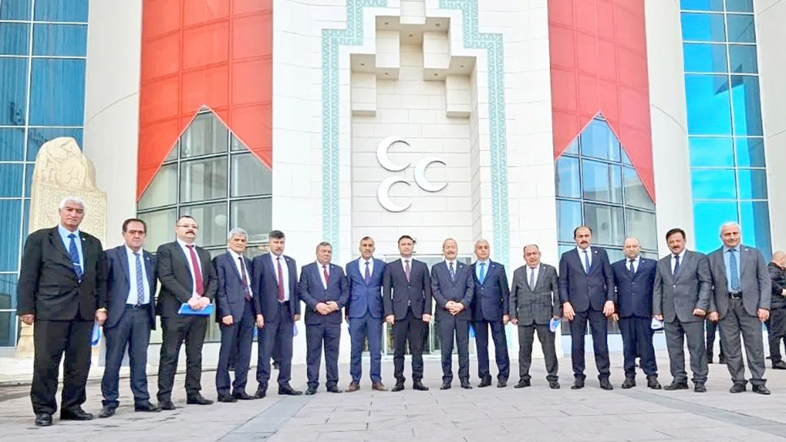 MHP’li belediye başkanlarıyla bir araya gelen MHP Afyonkarahisar Milletvekili Mehmet