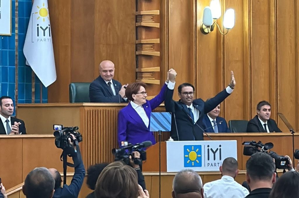   İyi Parti Genel Başkanı Meral Akşener, grup toplantısında Antalya’ya