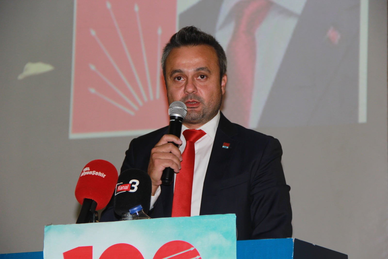 CHP İl Başkanlığı tarafından CHP Grupbaşkanvekili ve Afyonkarahisar Milletvekili Burcu