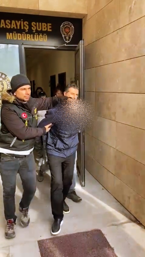 İl Emniyet Müdürlüğü’ne bağlı Asayiş Şube Müdürlüğü ekipleri, Afyonkarahisar’da fuhuşla