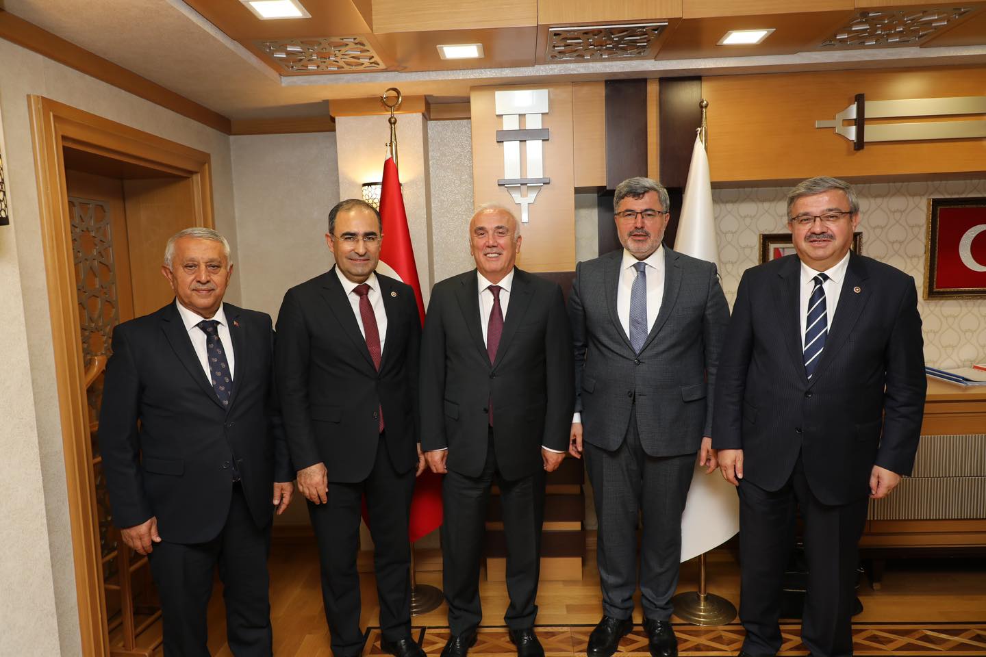 Belediye Başkanı Mehmet Zeybek, AK Parti Afyonkarahisar Milletvekilleri Ali Özkaya,