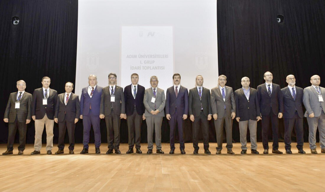 AFSÜ Rektörü Prof. Dr. Nurullah Okumuş ve beraberindeki AFSÜ’nün idari