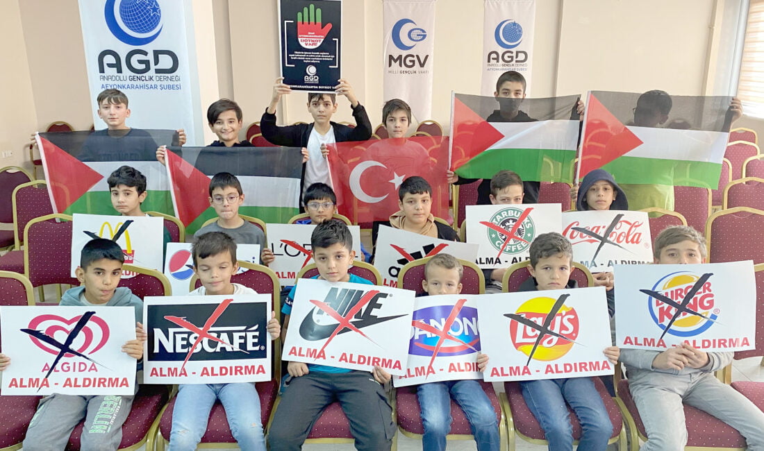 Anadolu Gençlik Derneği (AGD) Afyonkarahisar Şubesi Ortaokullar Kaşif Grubu öğrencileri