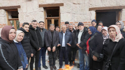 Afyonkarahisar Belediyesi’nin çalışmalarını belde başkanları ve AK Parti Mahalle temsilcilerine