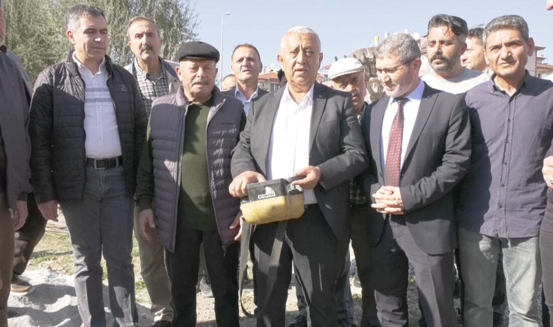 Afyonkarahisar’da hayırseverler tarafından yaptırılacak olan Postalcıoğlu Cami’nin temeli düzenlenen törenle