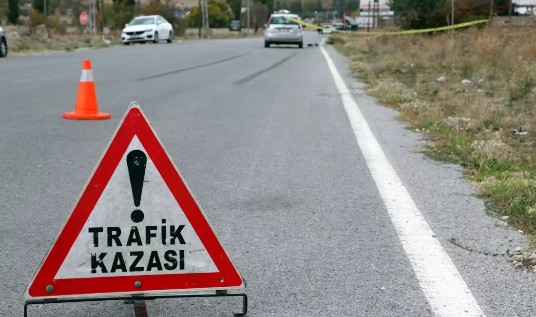 Trafik kazası: 2 yaralı Afyonkarahisar’da meydana gelen trafik kazasında önünde seyreden araca arkadan çarpan