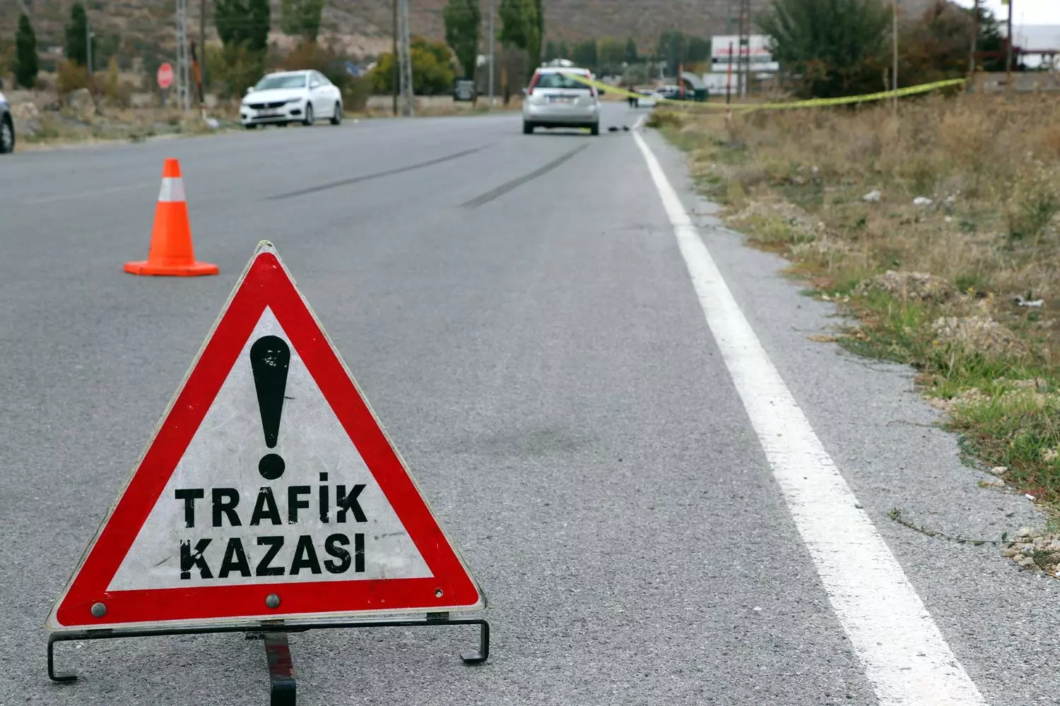 Afyonkarahisar’da meydana gelen trafik kazasında önünde seyreden araca arkadan çarpan
