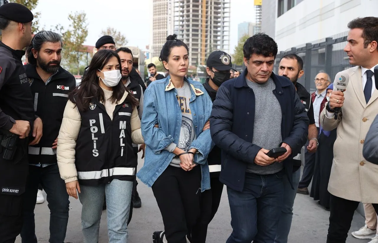 Küçükçekmece Cumhuriyet Başsavcılığı tarafından şarkıcı Banu Parlak’ın iş merkezinin kurşunlanması