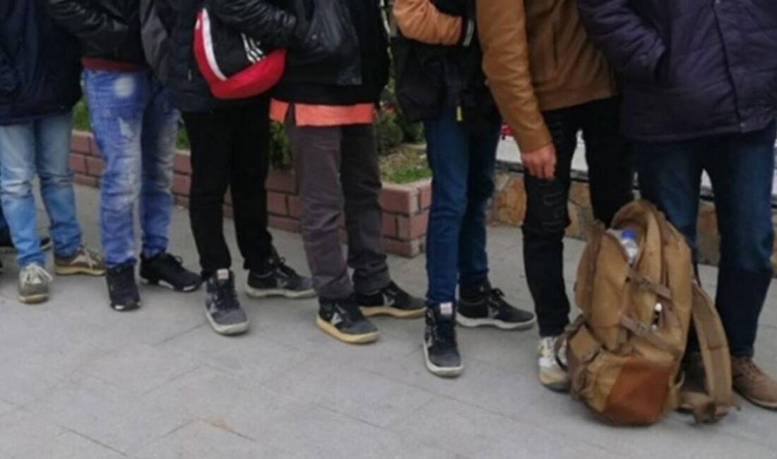 Göçmen kaçakçılığına geçit yok Afyonkarahisar İl Emniyet Müdürlüğü’ne bağlı Göçmen Kaçakçılığı Şube Müdürlüğü ekipleri