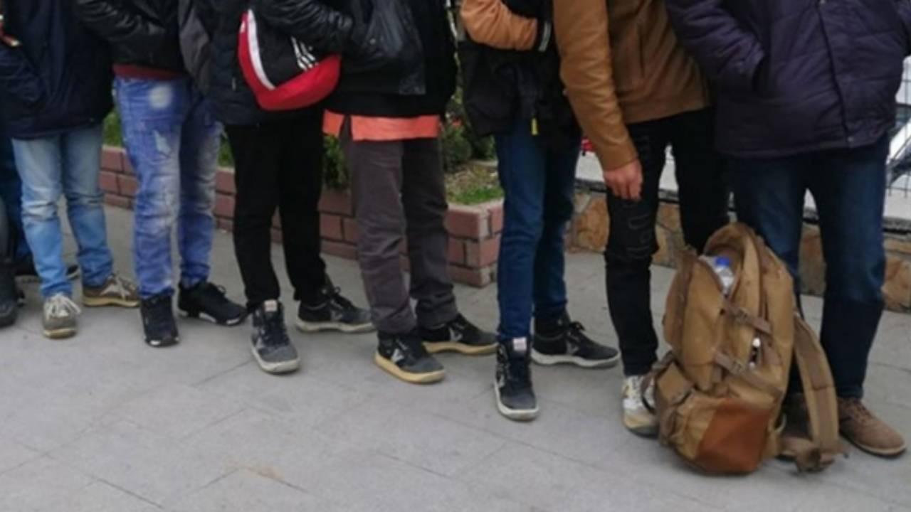 Afyonkarahisar İl Emniyet Müdürlüğü’ne bağlı Göçmen Kaçakçılığı Şube Müdürlüğü ekipleri